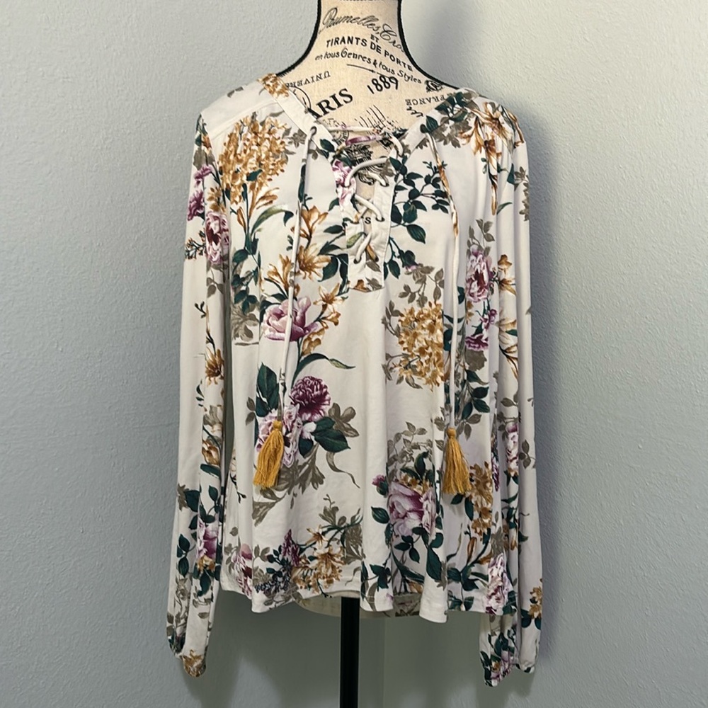 Hem & Thread Small M Cream Green Floral Lace Up Long Sleeve Blouse Top V-neck
